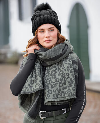 Scarves & Neck Warmers