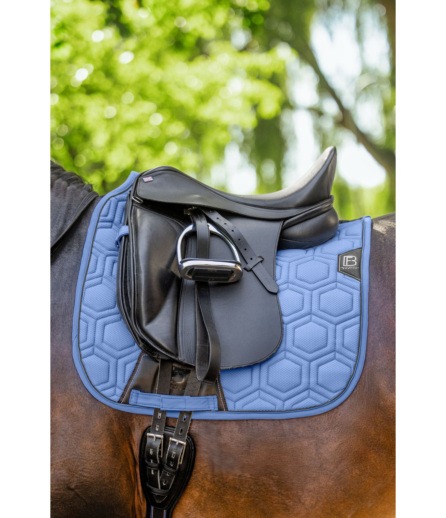 Saddle Pad Mesh Technology