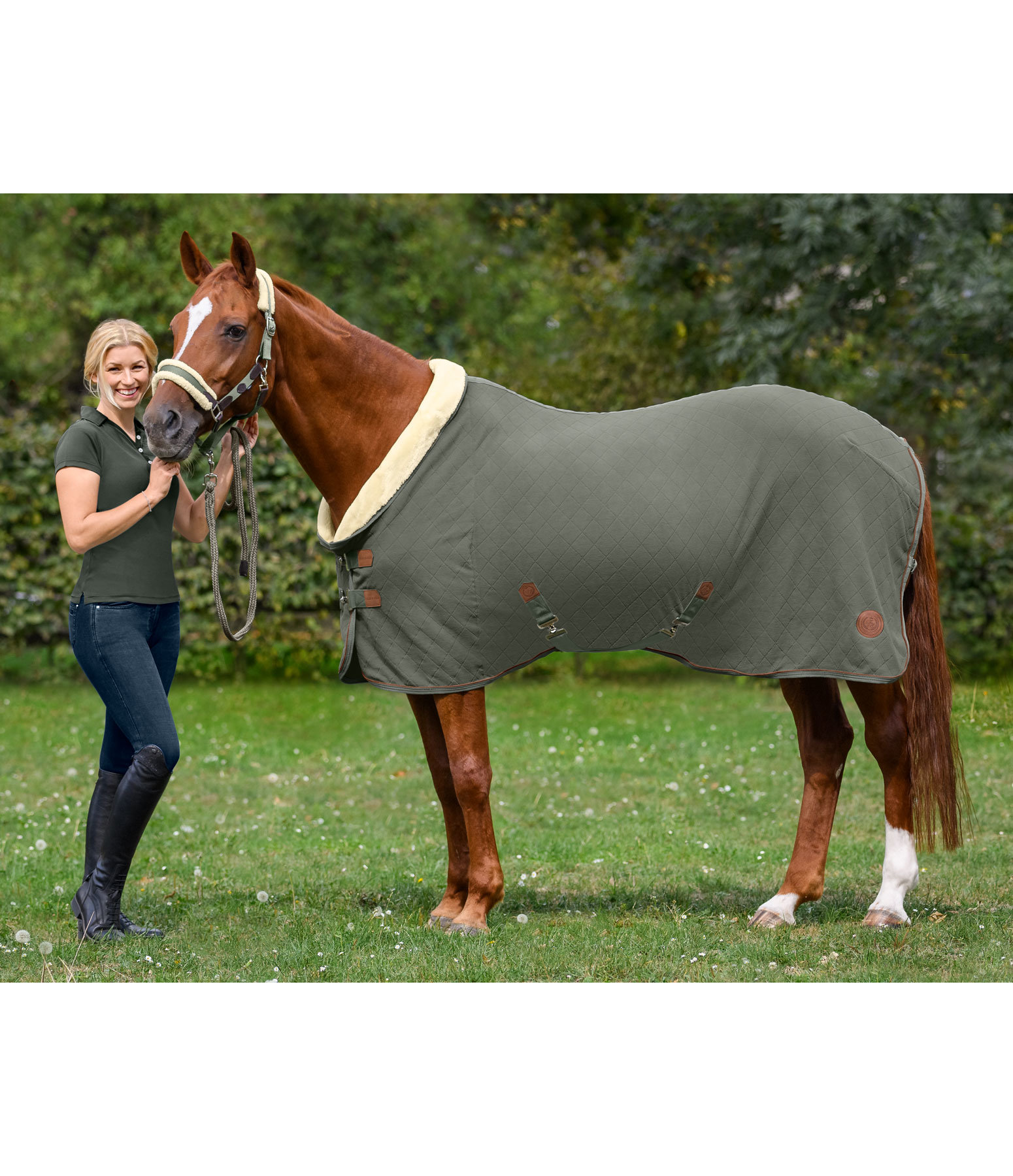 Fleece Wicking Rug Timeless Elegance with Teddy Fleece Collar