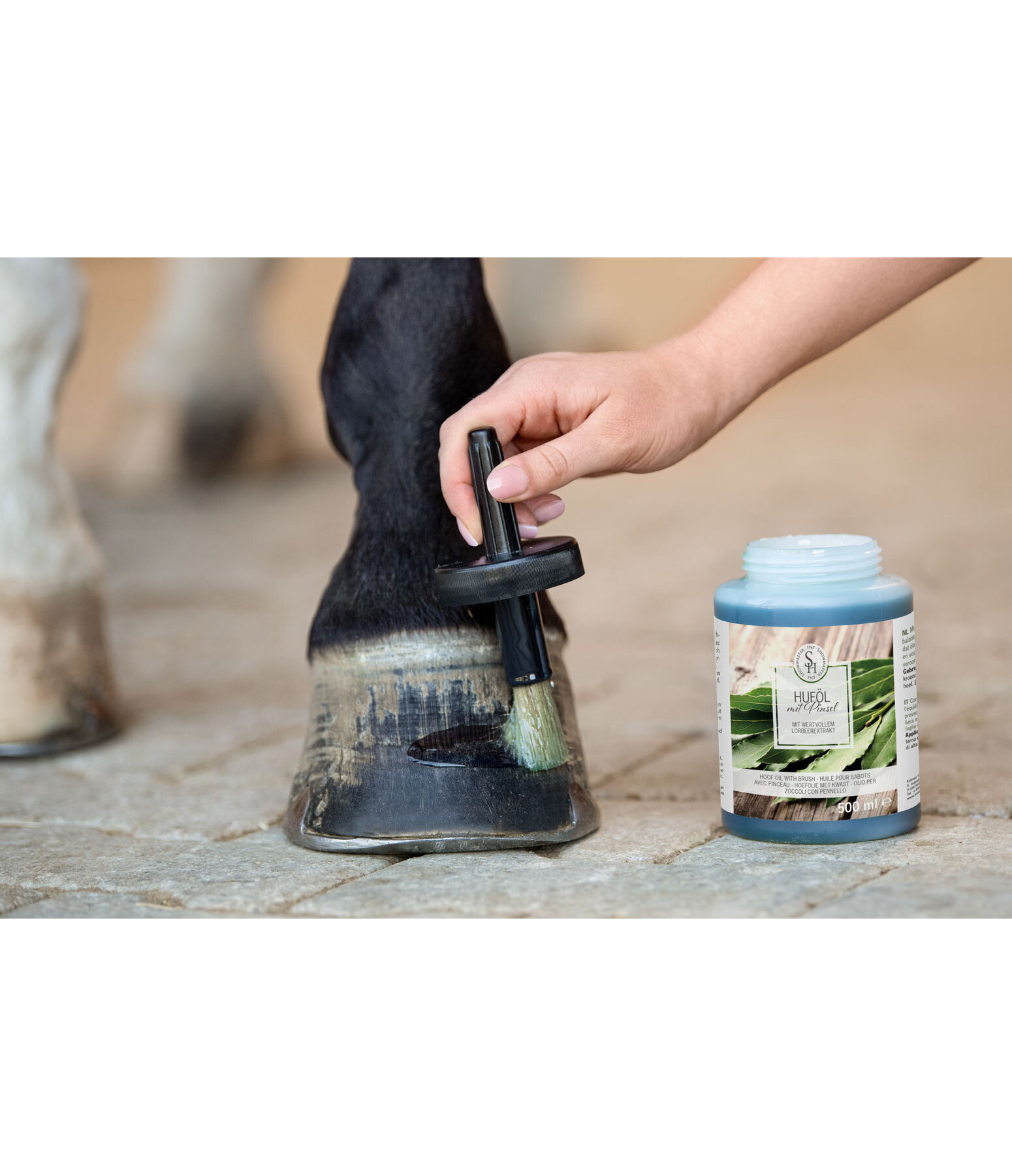 Hoof Oil with Brush