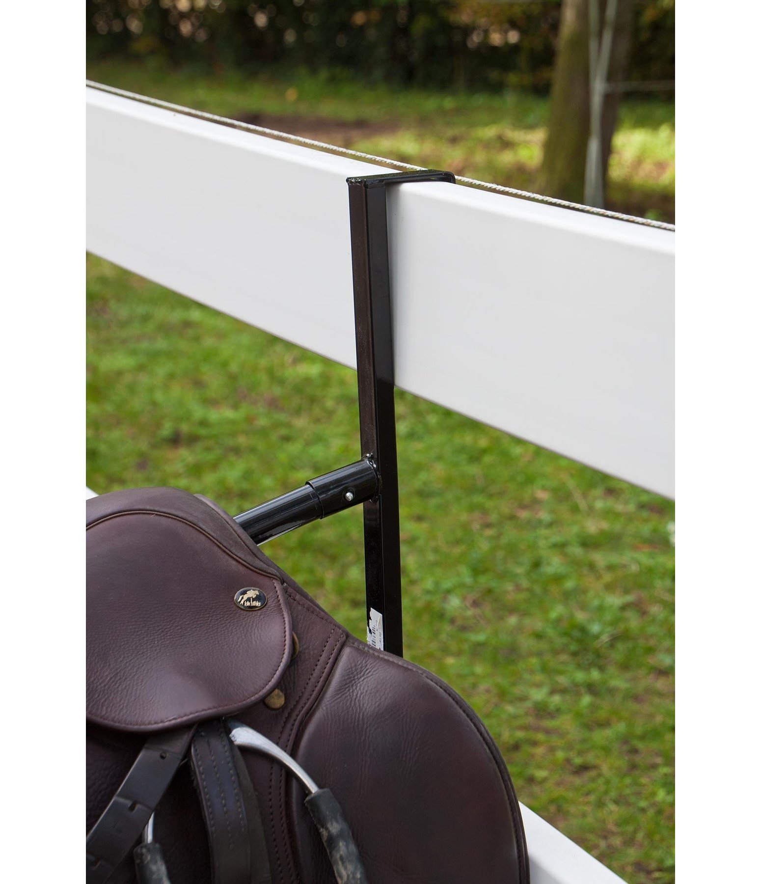Portable saddle rack