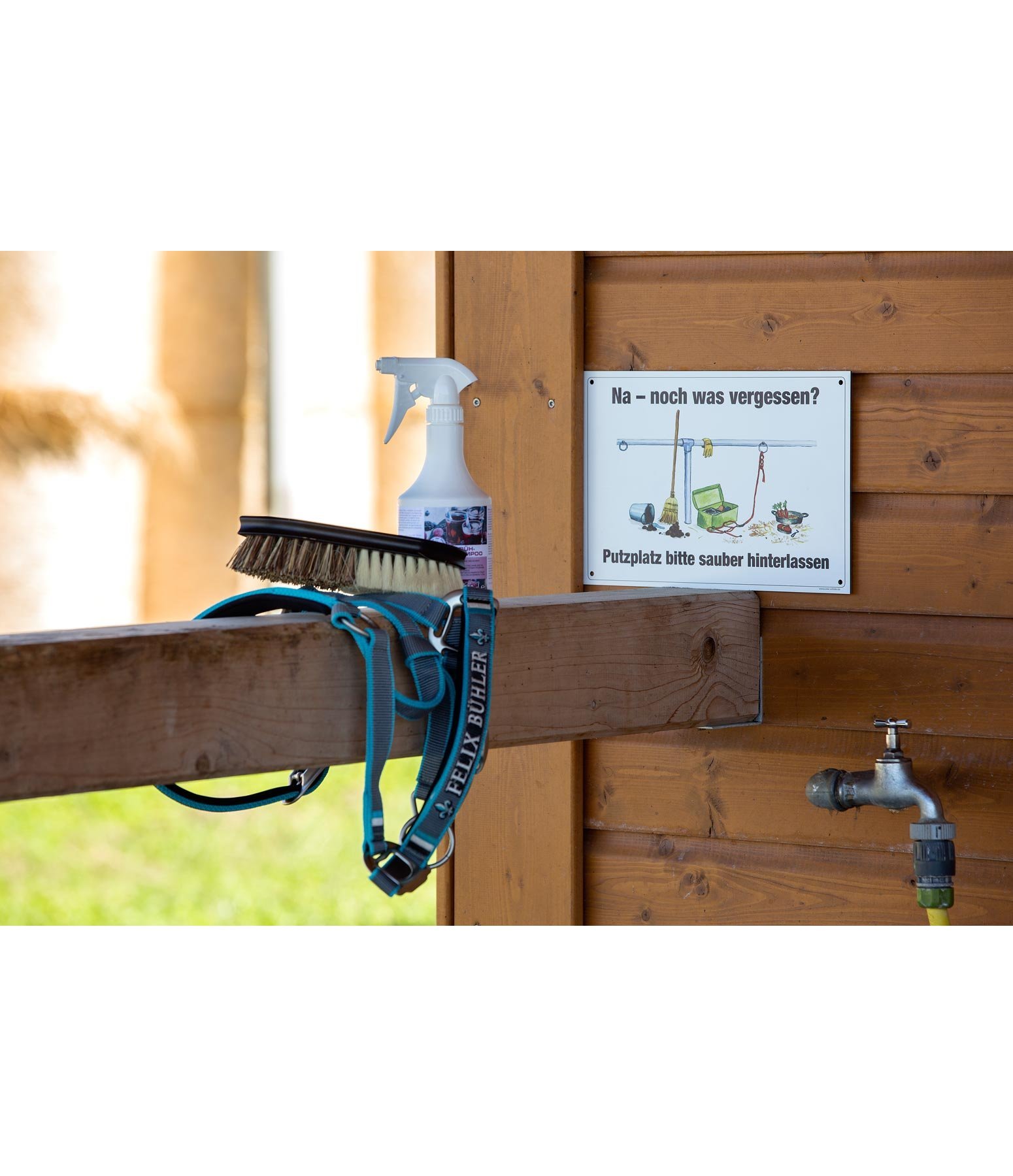 Comic stable sign Please keep grooming area tidy!