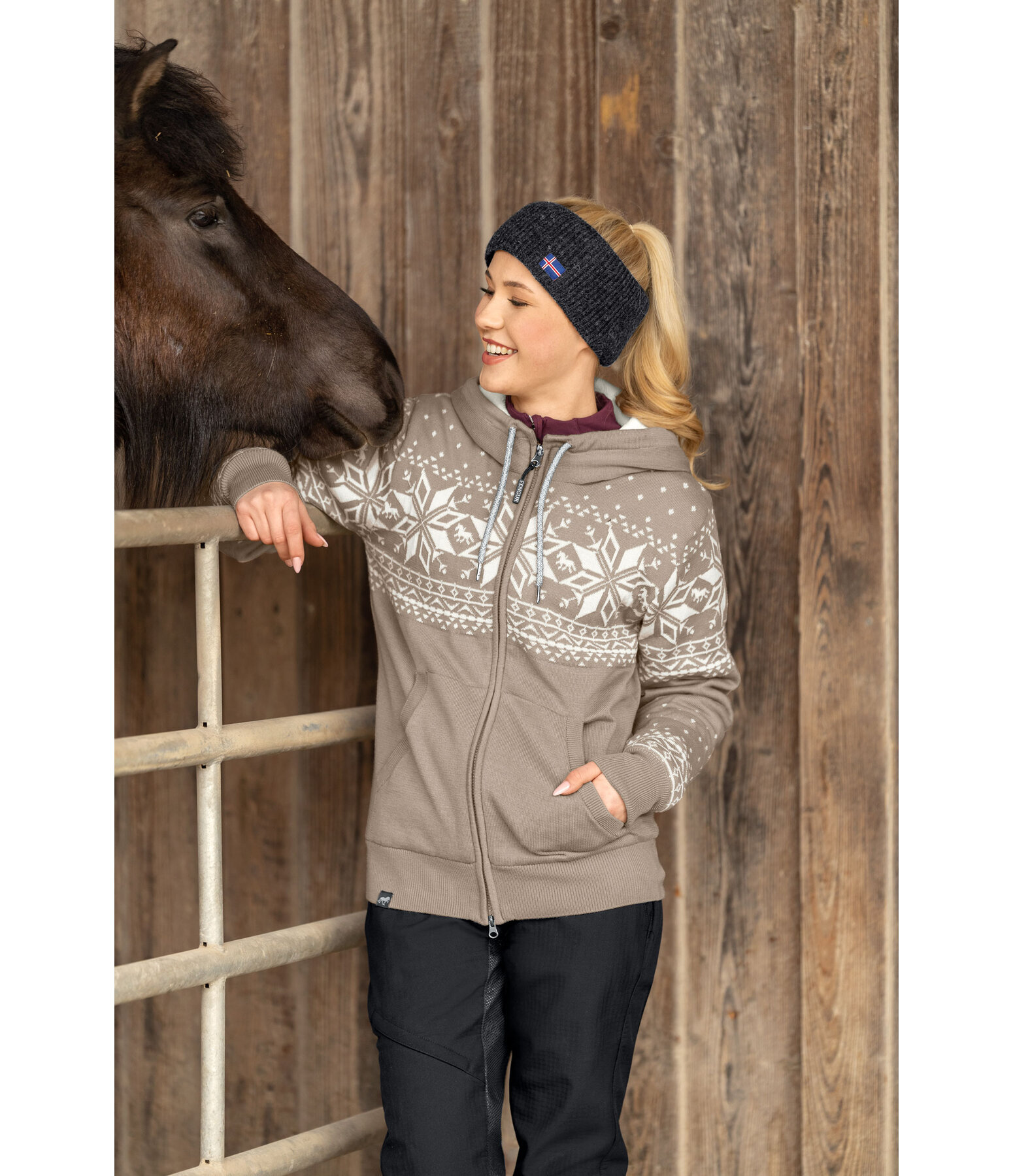Knitted Jacket Norway Spirit