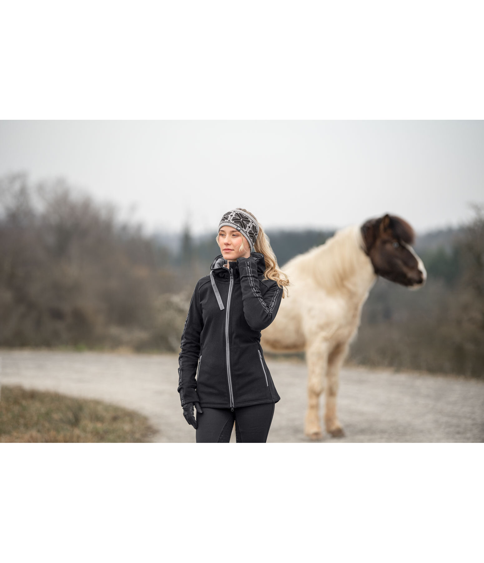 Performance Stretch Hooded Jacket Viska