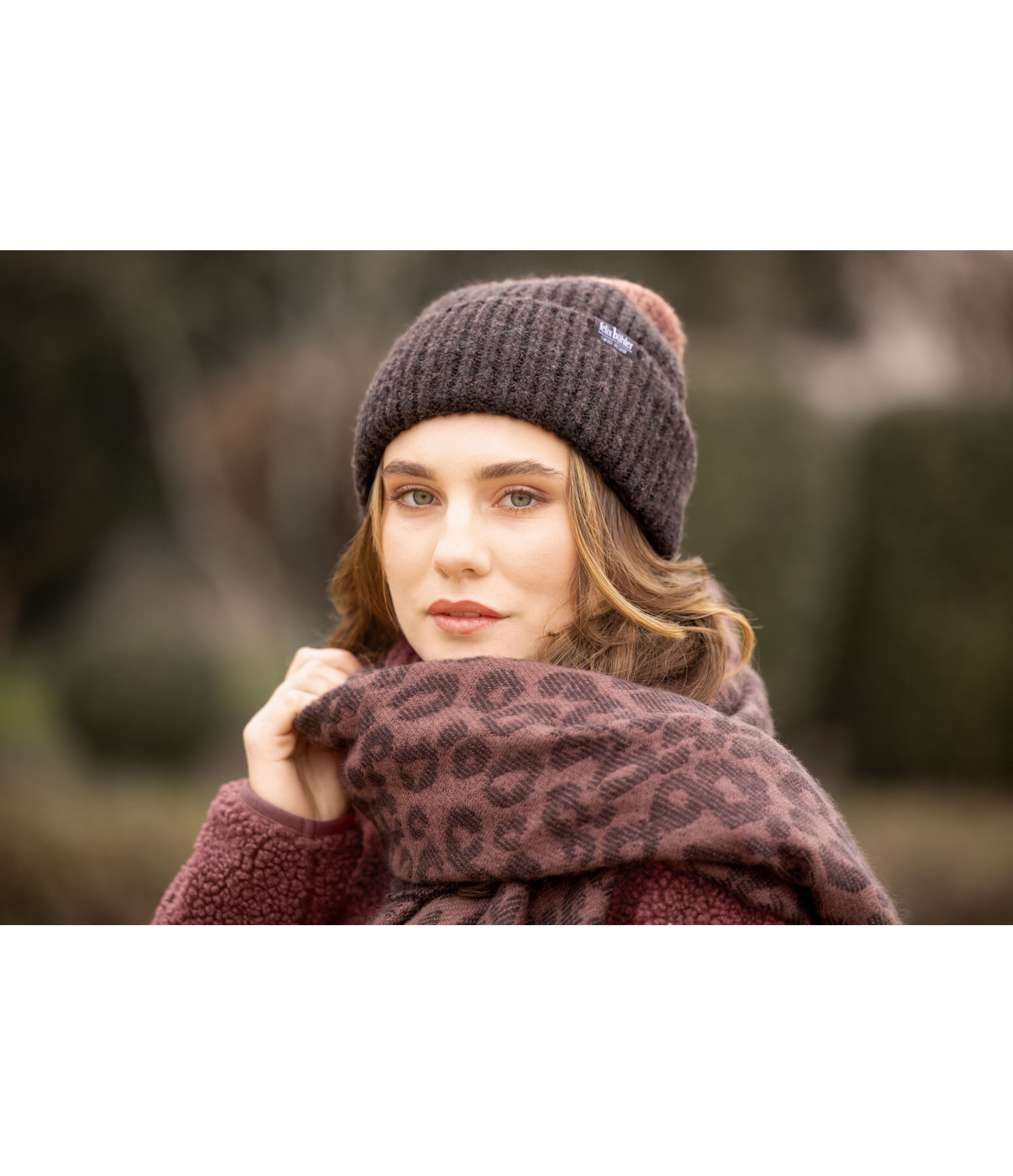 XXL Scarf Leo