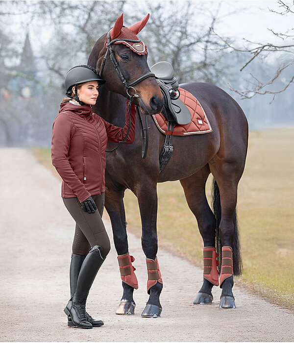 Women's Outfit Mara in Merlot